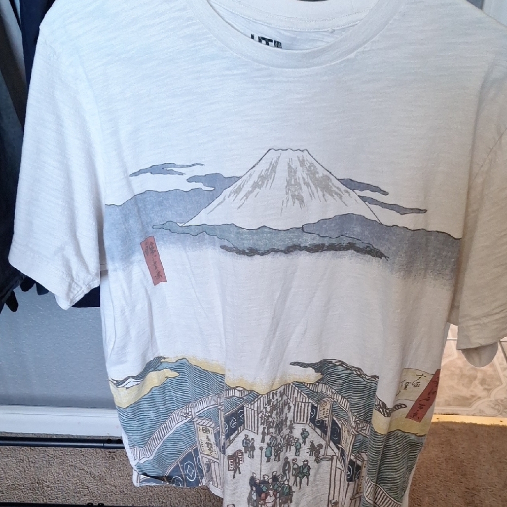 Graphic T-Shirt with Mountain Print